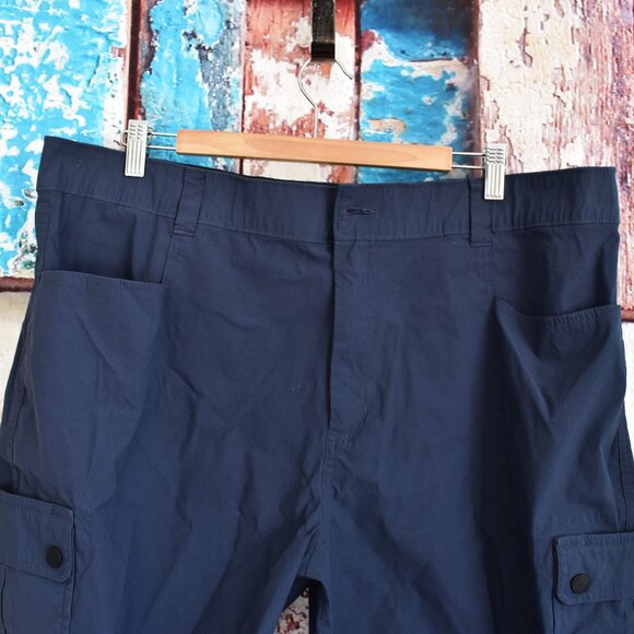Men's Orvis Voyager Cargo Shorts Fishing 9" Inseam SIZE 40 Blue PRE-OWNED - Picture 4 of 10